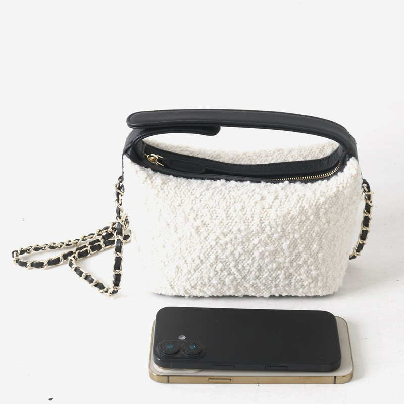 Leather Classic Mini Hobos Bag - đánh giá và giá Leather Classic Strap